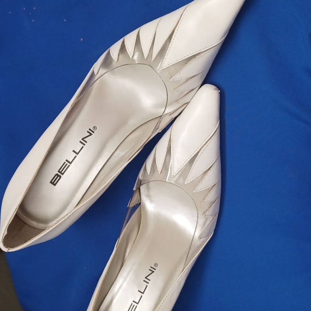 Bellini White heels in size 5 1/2 leather upper
